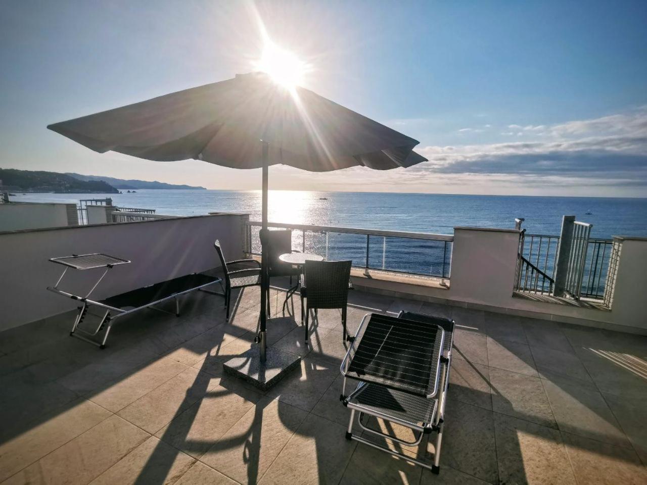 Seafront Apartment In ブラナス エクステリア 写真